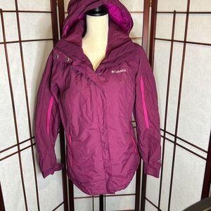 Columbia purple hooded Omni tech coat small